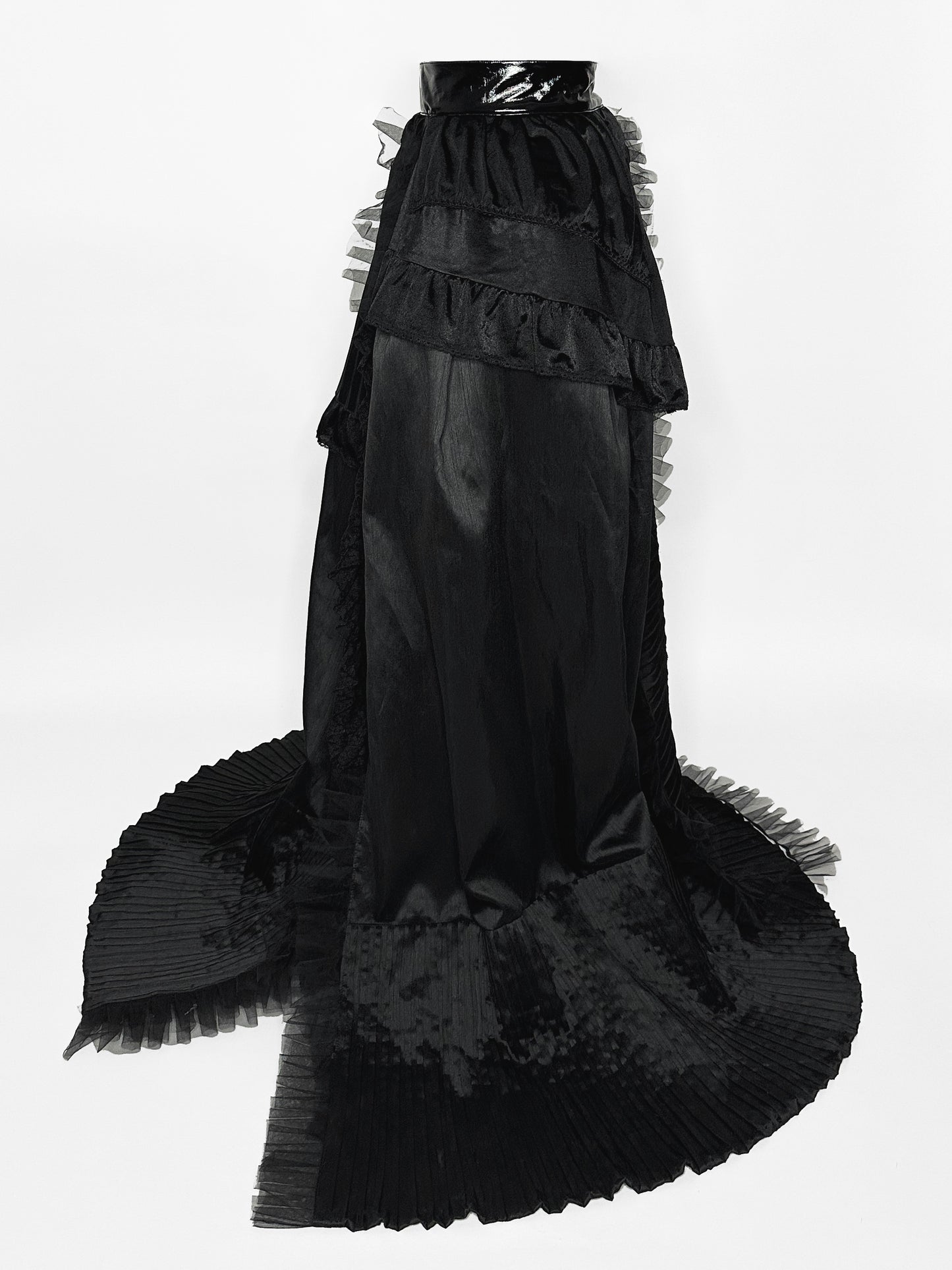 3R UPCYCLED / GOTHIC RUNNER SKIRT